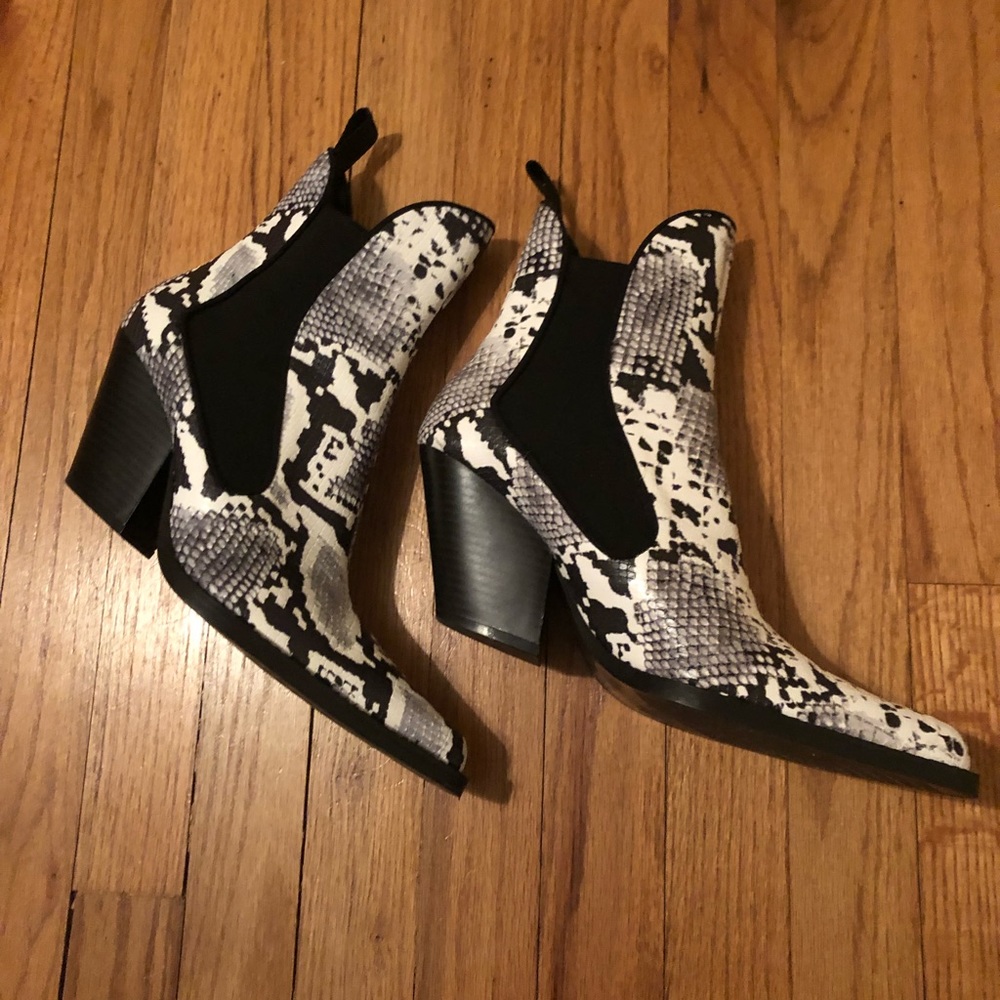Zara Snakeskin Cowboy Boots !